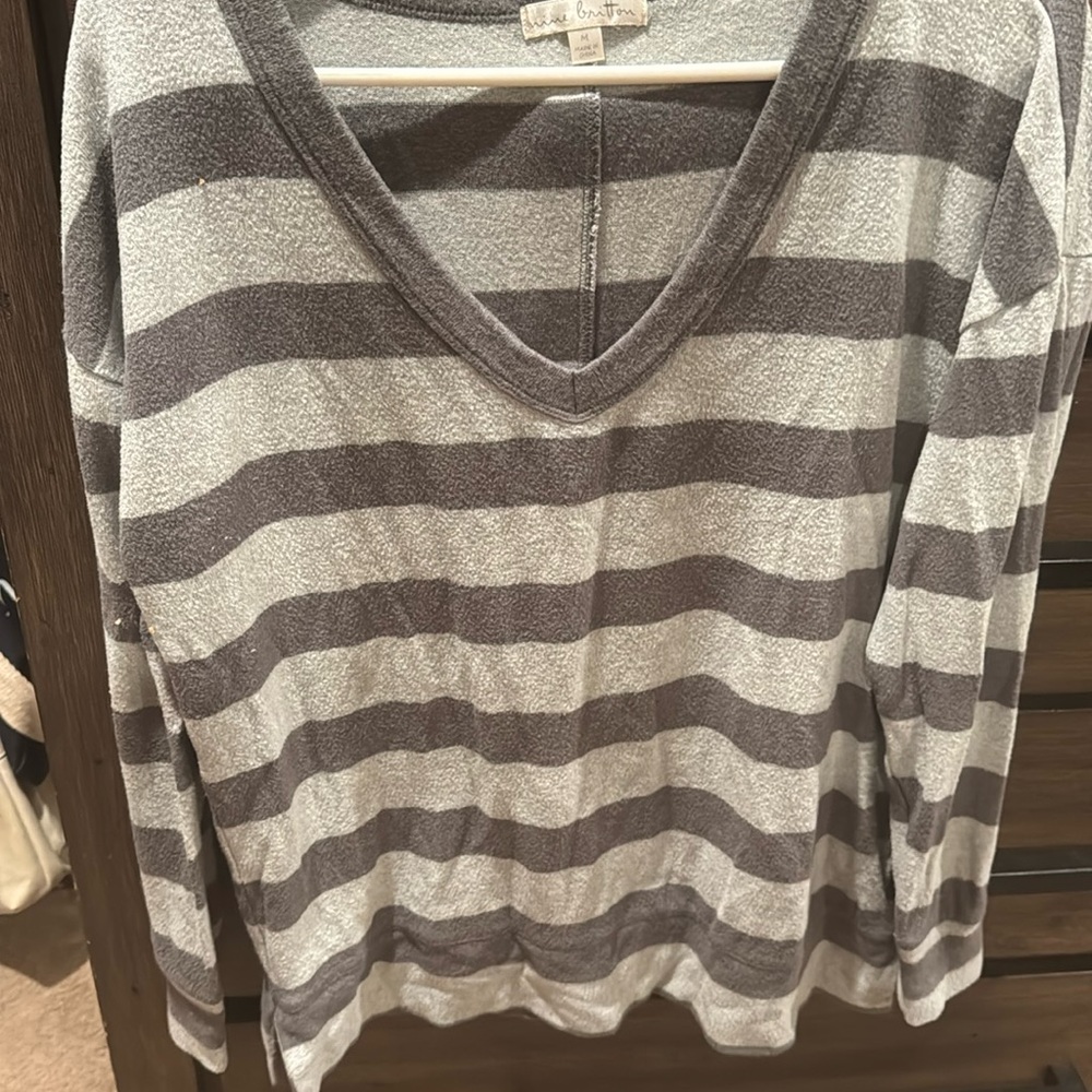Nine Britton Corinth V Neck Knit Top